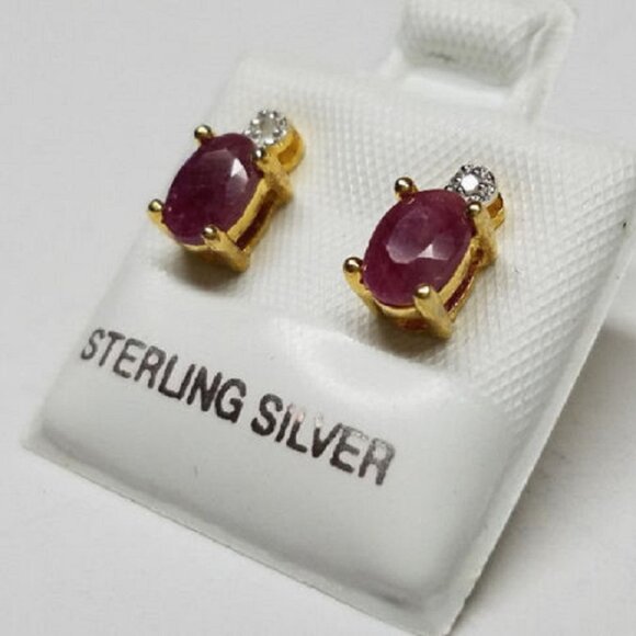 Gorgeous Womens Ruby & Diamond Stud Earrings Set in 925 Silver & 14kt